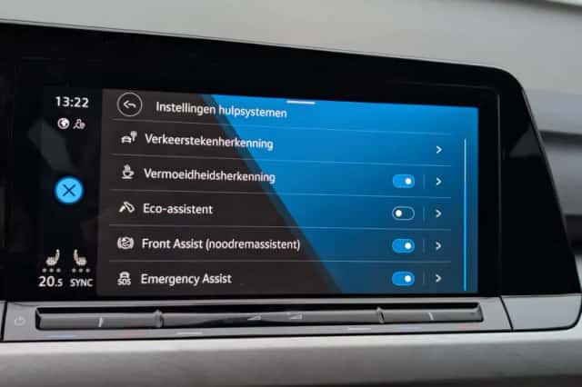 Volkswagen Golf (2024) thumbnail 35