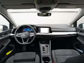 Volkswagen Golf (2024) thumbnail 6