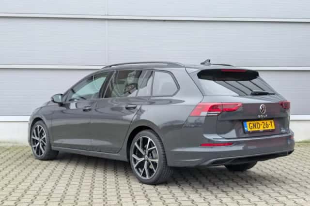 Volkswagen Golf (2024) thumbnail 10