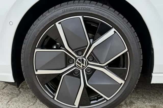 Volkswagen Golf (2025) thumbnail 14