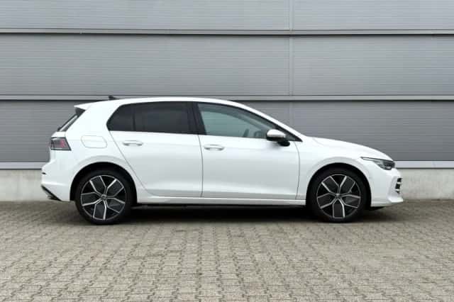 Volkswagen Golf (2025) thumbnail 4