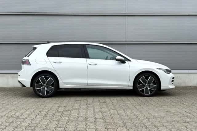 Volkswagen Golf (2025) thumbnail 4