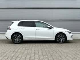 Volkswagen Golf (2025) thumbnail 4