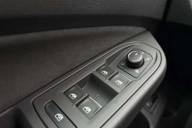 Volkswagen Golf (2025) thumbnail 31