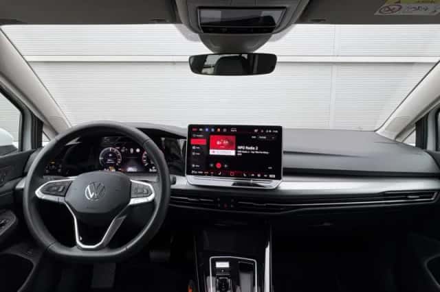 Volkswagen Golf (2025) thumbnail 6