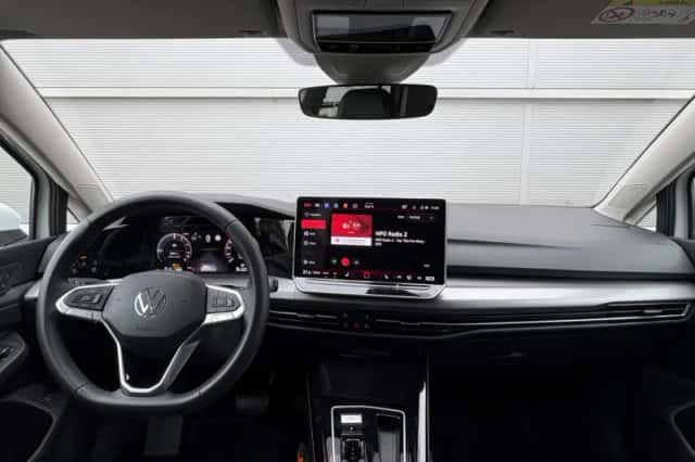 Volkswagen Golf (2025) thumbnail 6