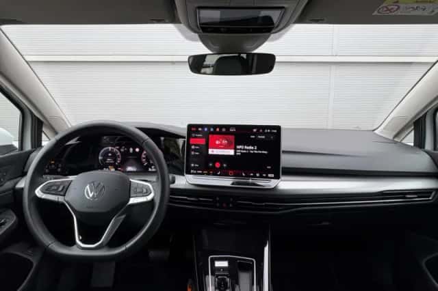 Volkswagen Golf (2025) thumbnail 6