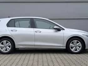 Volkswagen Golf (2022) thumbnail 3