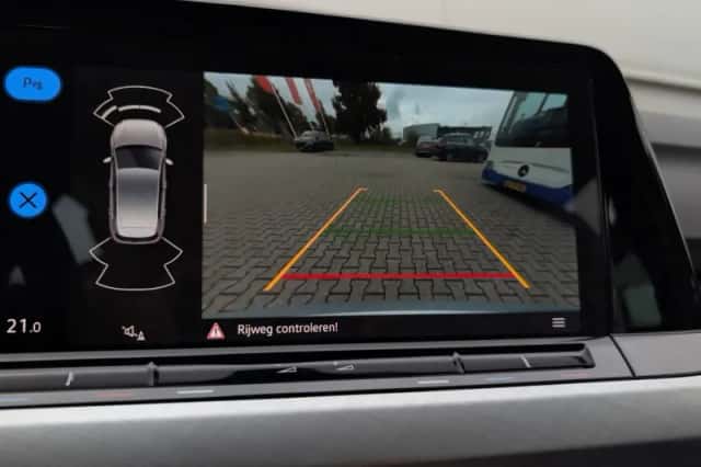 Volkswagen Golf (2022) thumbnail 27
