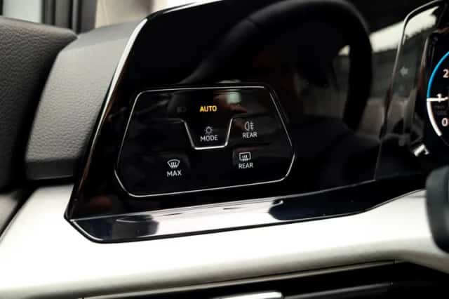 Volkswagen Golf (2022) thumbnail 30