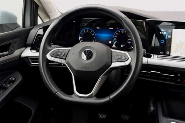Volkswagen Golf (2022) thumbnail 31