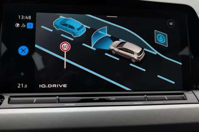 Volkswagen Golf (2022) thumbnail 35
