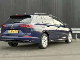 Volkswagen Golf (2023) thumbnail 2