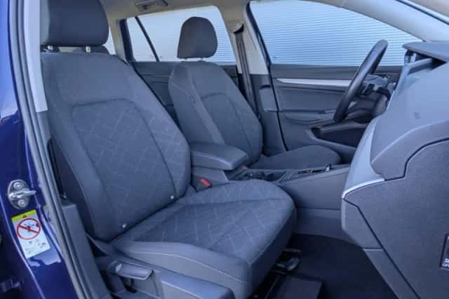 Volkswagen Golf (2023) thumbnail 13
