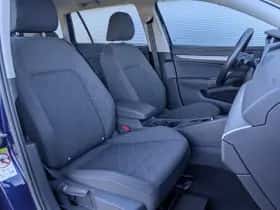 Volkswagen Golf (2023) thumbnail 13