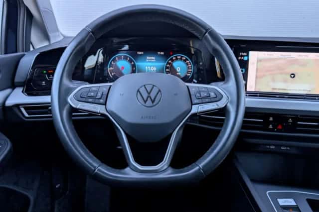 Volkswagen Golf (2023) thumbnail 19