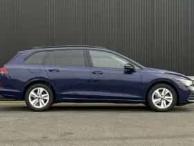 Volkswagen Golf (2023) thumbnail 3