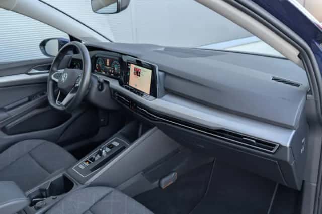 Volkswagen Golf (2023) thumbnail 32