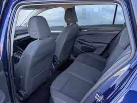Volkswagen Golf (2023) thumbnail 33