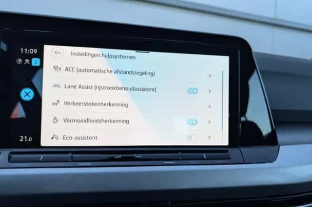 Volkswagen Golf (2023) thumbnail 40