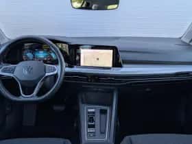 Volkswagen Golf (2023) thumbnail 5