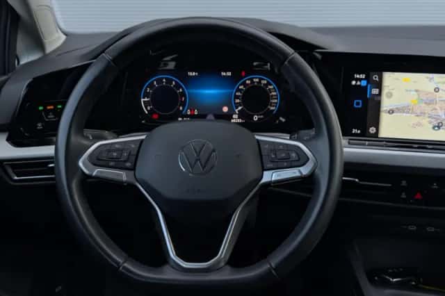 Volkswagen Golf (2023) thumbnail 19