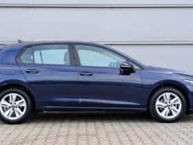 Volkswagen Golf (2023) thumbnail 3