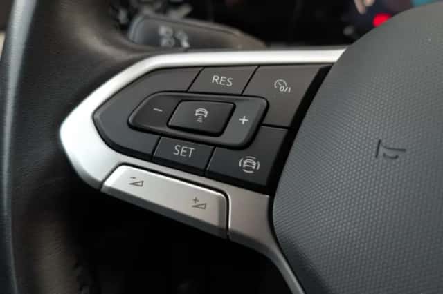Volkswagen Golf (2023) thumbnail 22