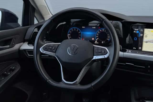 Volkswagen Golf (2023) thumbnail 30
