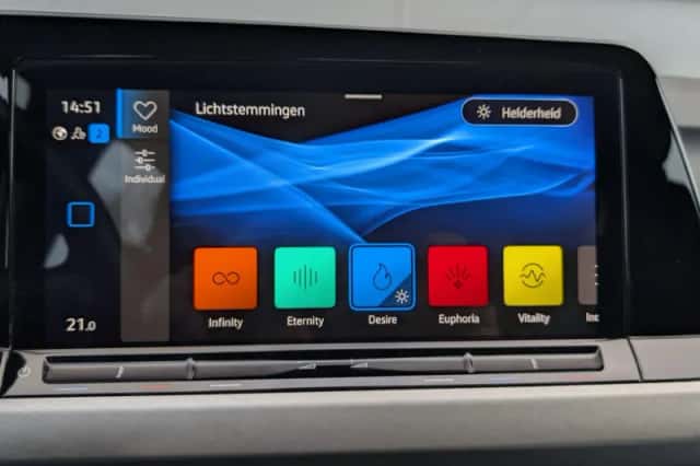 Volkswagen Golf (2023) thumbnail 34