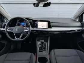Volkswagen Golf (2023) thumbnail 5