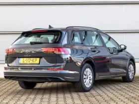 Volkswagen Golf (2021) thumbnail 2