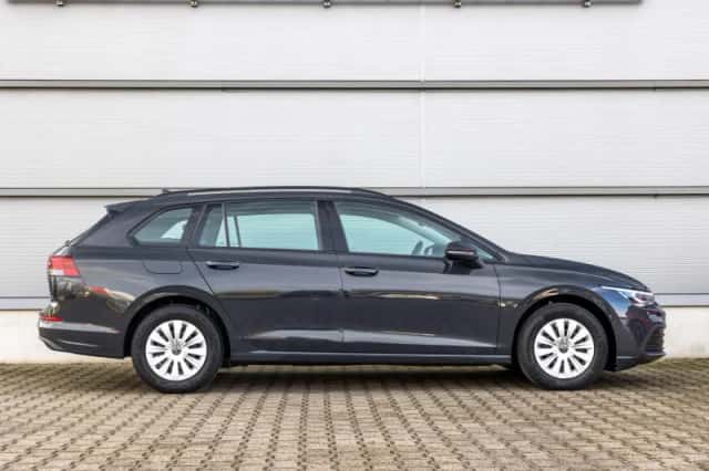Volkswagen Golf (2021) thumbnail 3