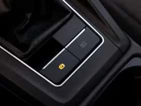 Volkswagen Golf (2021) thumbnail 23