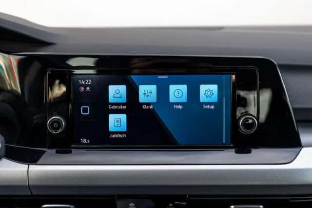 Volkswagen Golf (2021) thumbnail 31