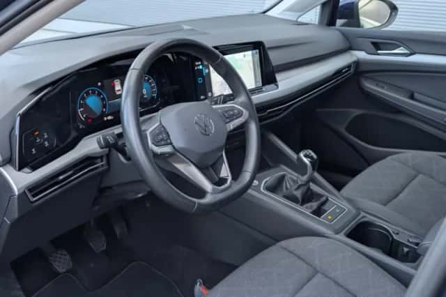 Volkswagen Golf (2023) thumbnail 18