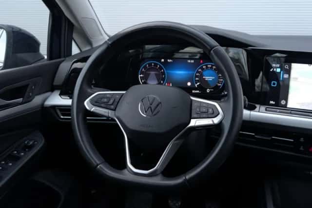 Volkswagen Golf (2023) thumbnail 19