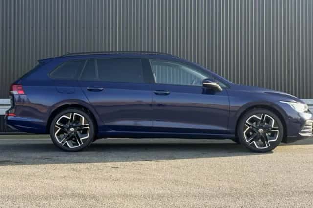 Volkswagen Golf (2023) thumbnail 3