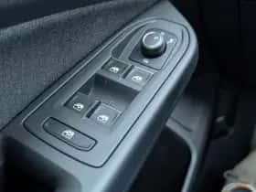 Volkswagen Golf (2023) thumbnail 30
