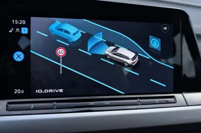 Volkswagen Golf (2023) thumbnail 36