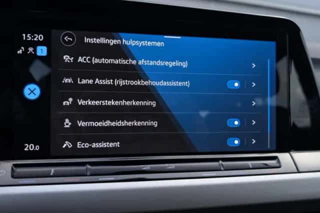 Volkswagen Golf (2023) thumbnail 37