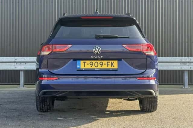 Volkswagen Golf (2023) thumbnail 10
