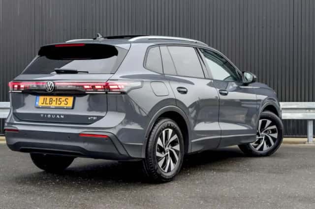 Volkswagen Tiguan (2025) thumbnail 2