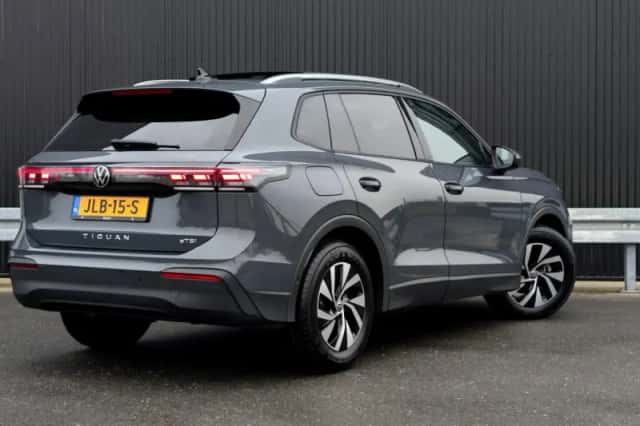 Volkswagen Tiguan (2025) thumbnail 3