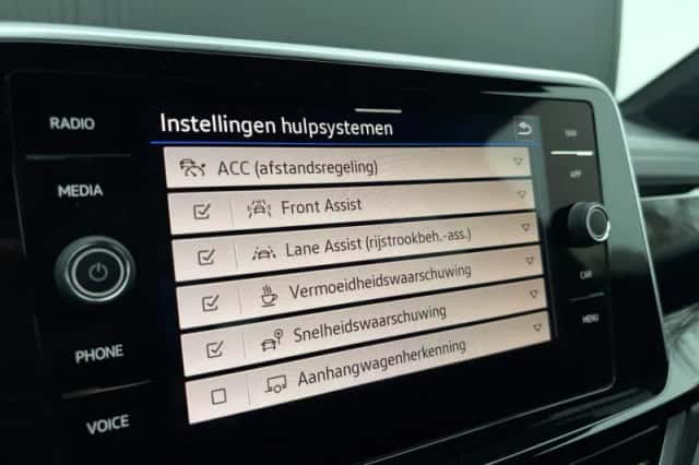 Volkswagen T-Roc (2025) thumbnail 38