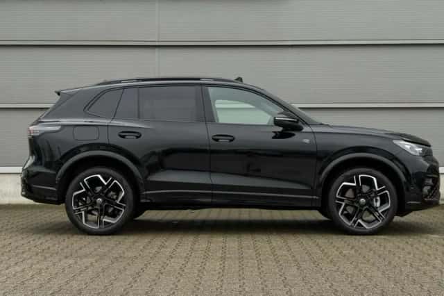 Volkswagen Tiguan (2025) thumbnail 3