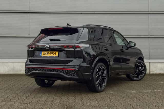 Volkswagen Tiguan (2025) thumbnail 3