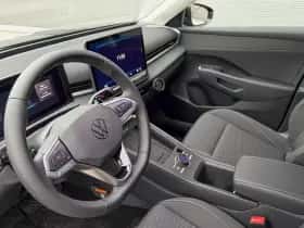 Volkswagen T-Roc (2025) thumbnail 17