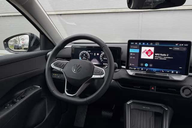 Volkswagen T-Roc (2025) thumbnail 5