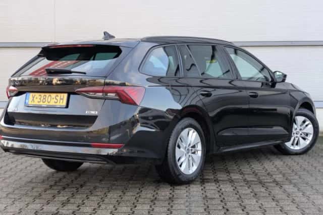 Škoda Octavia (2024) thumbnail 2
